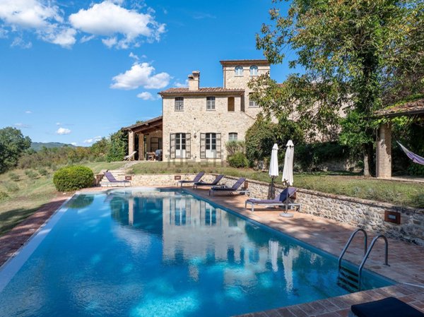 casa indipendente in vendita a Montone