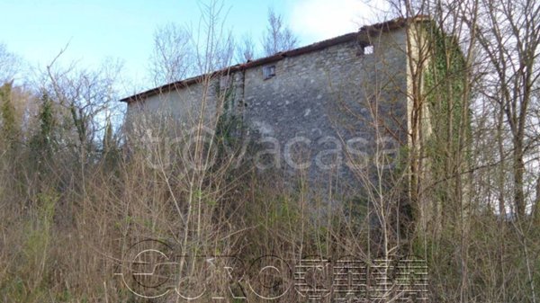casa indipendente in vendita a Montone