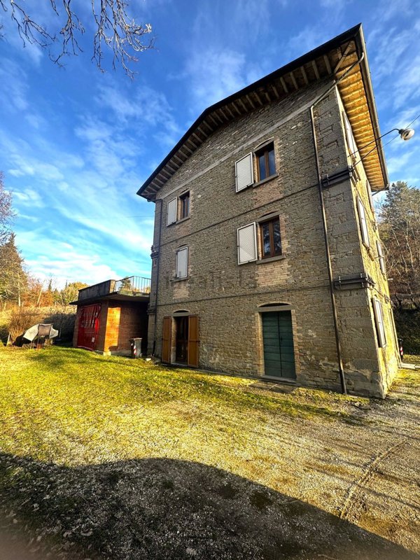 casa indipendente in vendita a Montone