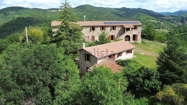 casale in vendita a Montone