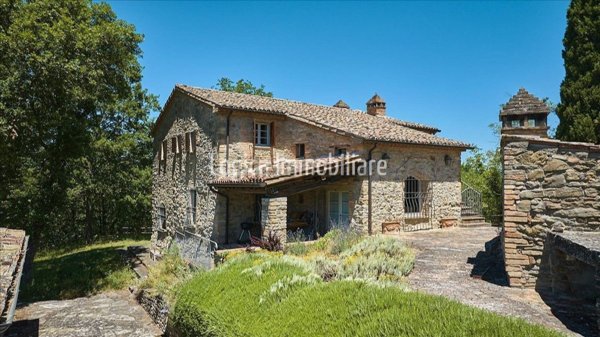 casale in vendita a Montone