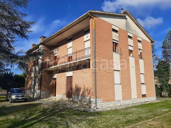 casa indipendente in vendita a Montone