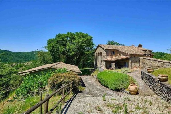 casa indipendente in vendita a Montone