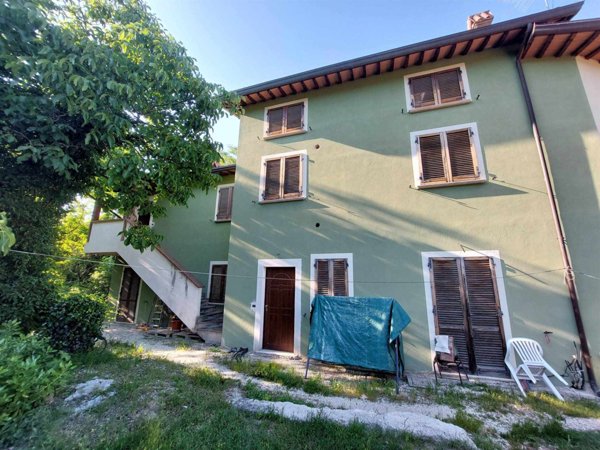 casa semindipendente in vendita a Nocera Umbra
