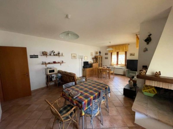 appartamento in vendita a Nocera Umbra in zona Bagni