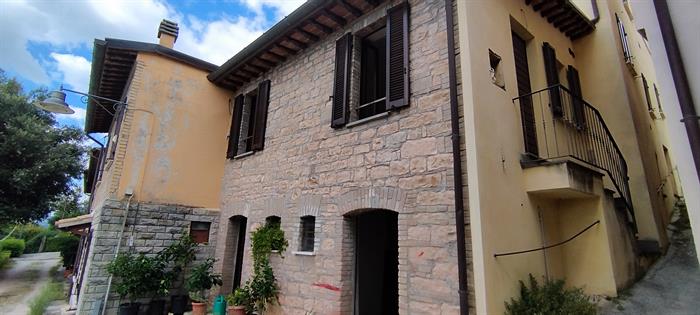 appartamento in vendita a Nocera Umbra in zona Colle