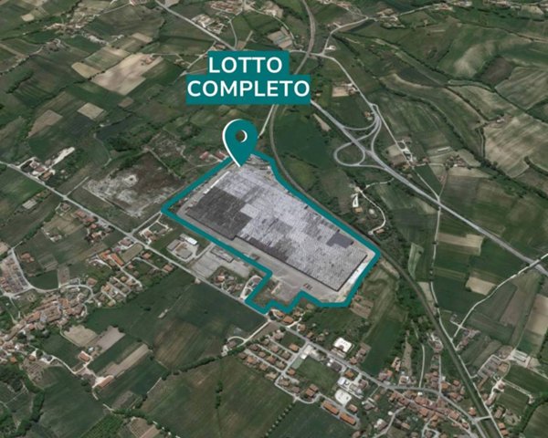 locale commerciale in vendita a Nocera Umbra in zona Gaifana