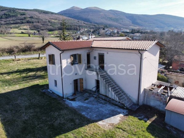 casa indipendente in vendita a Nocera Umbra