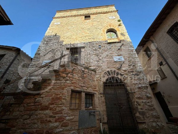 intera palazzina in vendita a Nocera Umbra in zona Colle