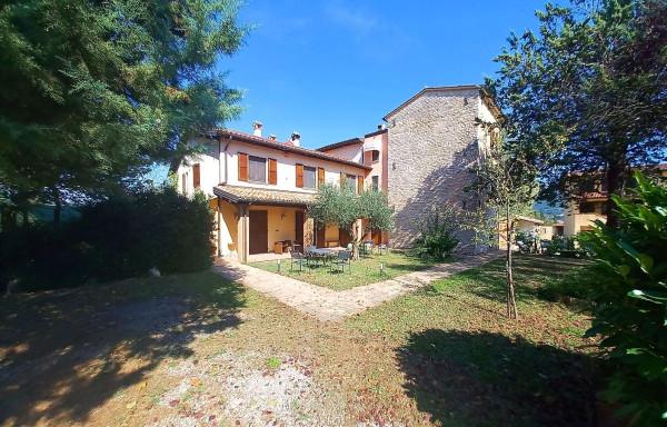 casa indipendente in vendita a Nocera Umbra in zona Bagni