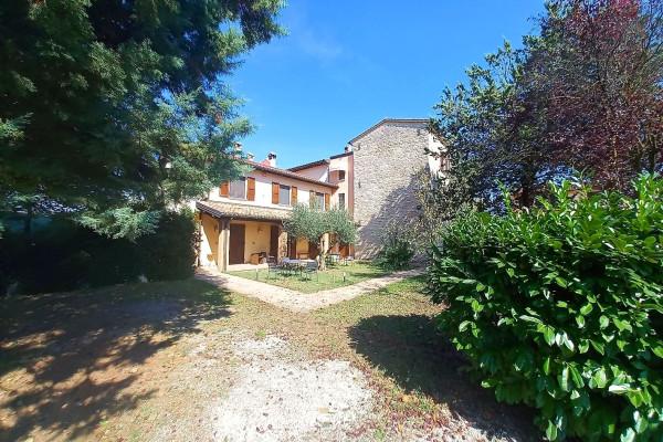 casa indipendente in vendita a Nocera Umbra in zona Bagni