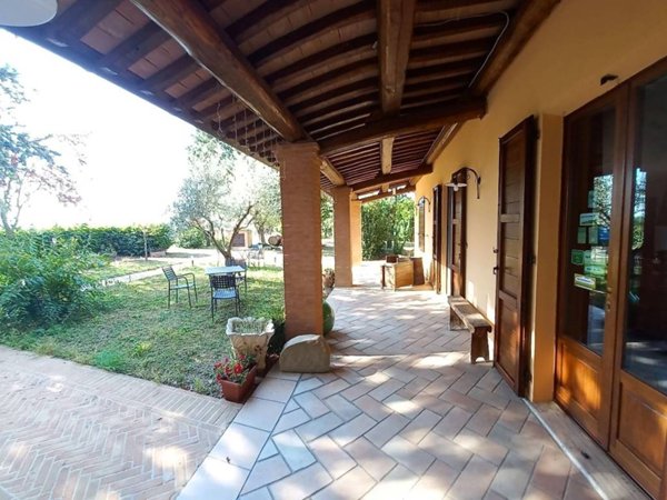 casa indipendente in vendita a Nocera Umbra in zona Bagni