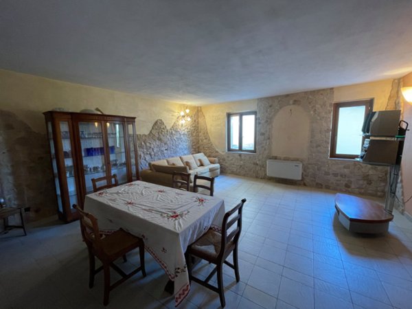 casa indipendente in vendita a Nocera Umbra