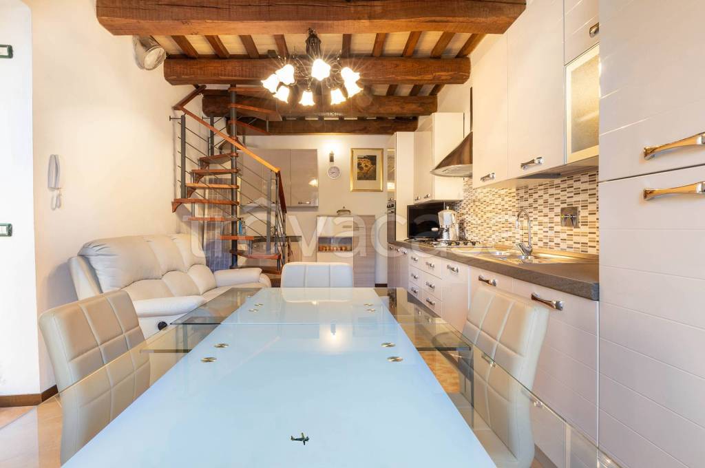 casa indipendente in vendita a Nocera Umbra