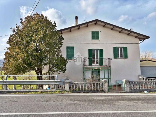 appartamento in vendita a Nocera Umbra in zona Bagni