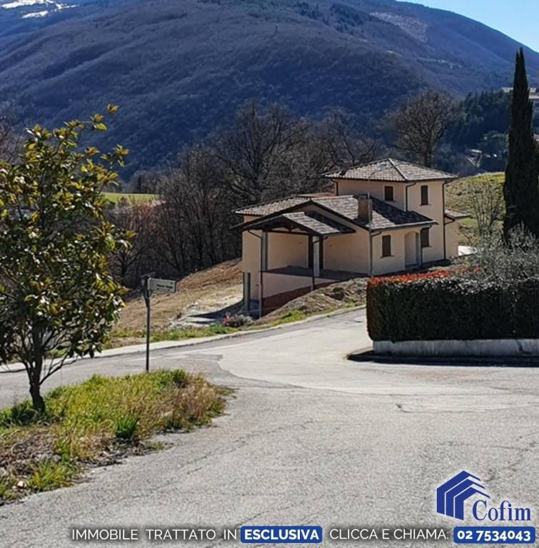 casa indipendente in vendita a Nocera Umbra in zona Bagni