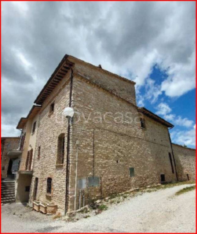 appartamento in vendita a Nocera Umbra in zona Colle