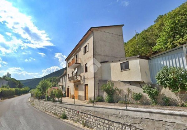 appartamento in vendita a Nocera Umbra in zona Bagnara
