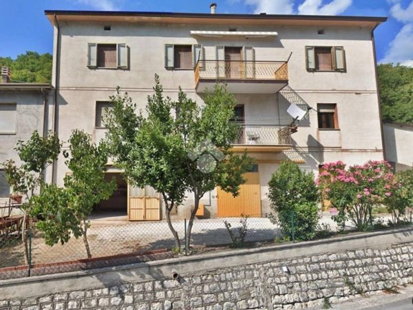 appartamento in vendita a Nocera Umbra in zona Bagnara