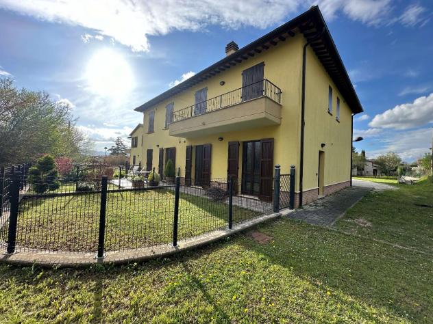 casa indipendente in vendita a Nocera Umbra in zona Bagni