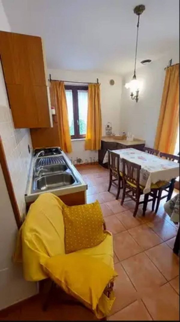casa indipendente in vendita a Nocera Umbra in zona Bagnara