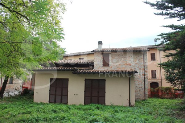 casa indipendente in vendita a Nocera Umbra in zona Colle