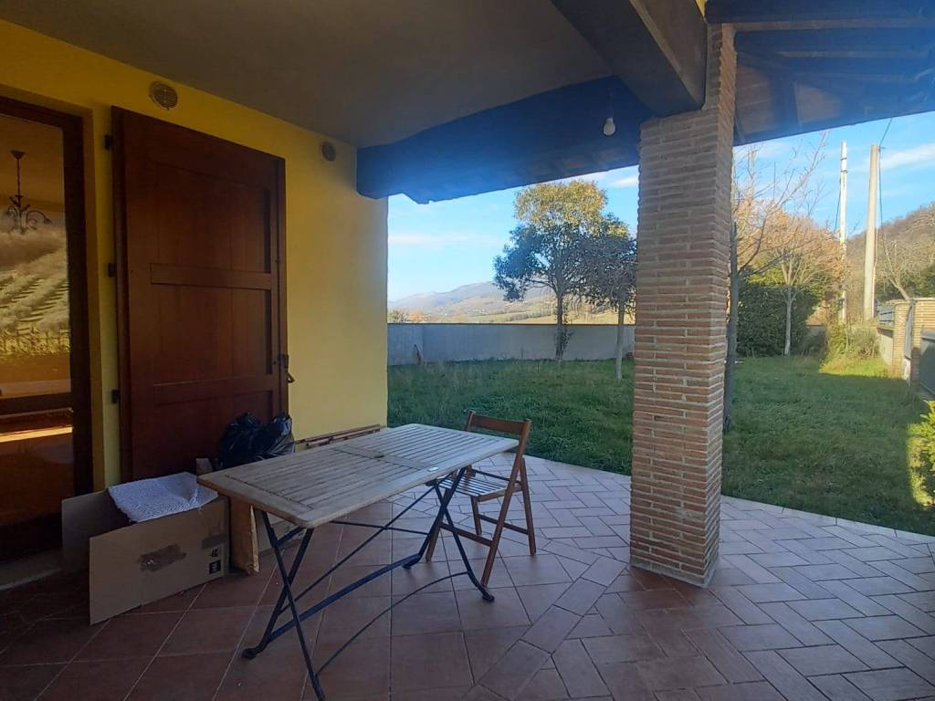 casa indipendente in vendita a Nocera Umbra