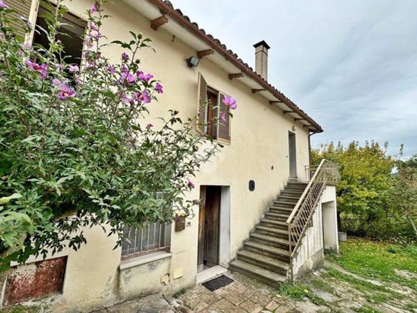 casa indipendente in vendita a Nocera Umbra