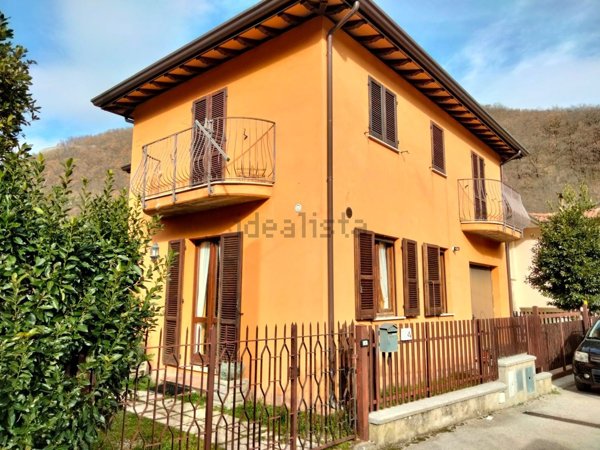 casa indipendente in vendita a Nocera Umbra