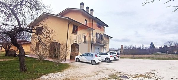 casa indipendente in vendita a Nocera Umbra in zona Colle