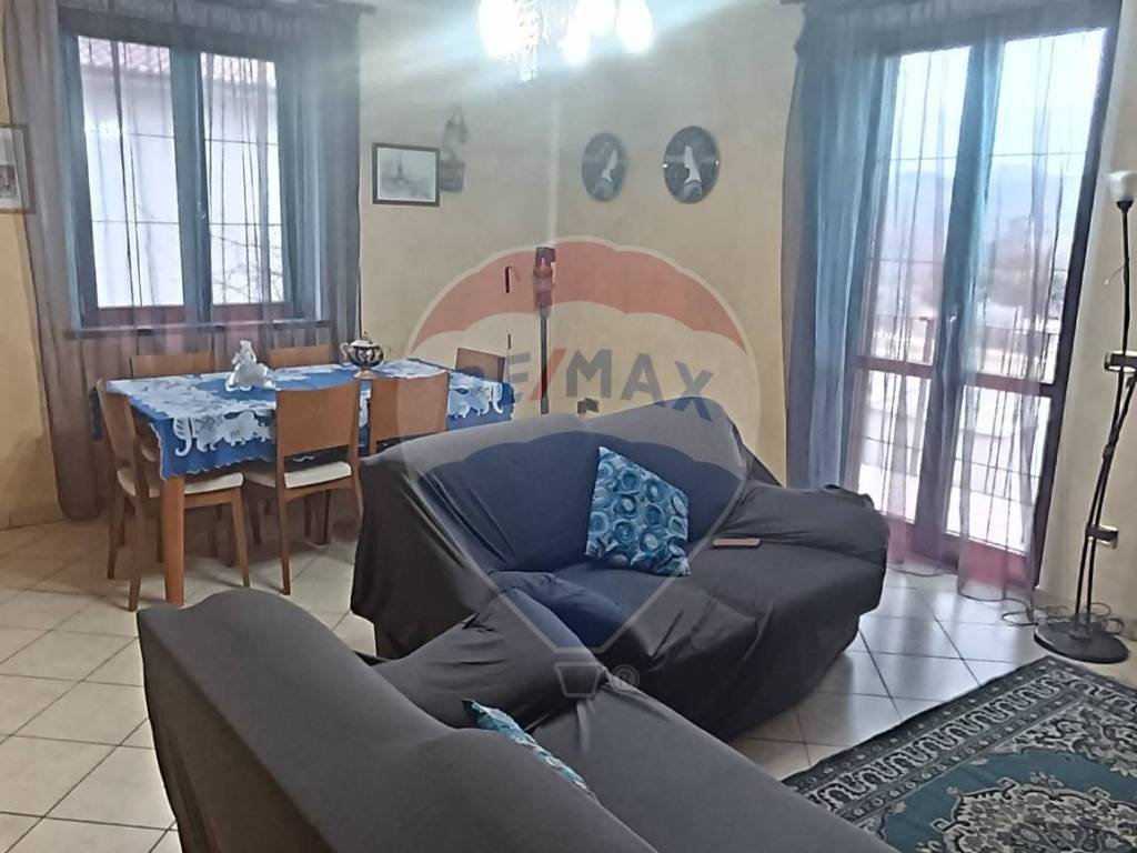 casa indipendente in vendita a Nocera Umbra in zona Bagni