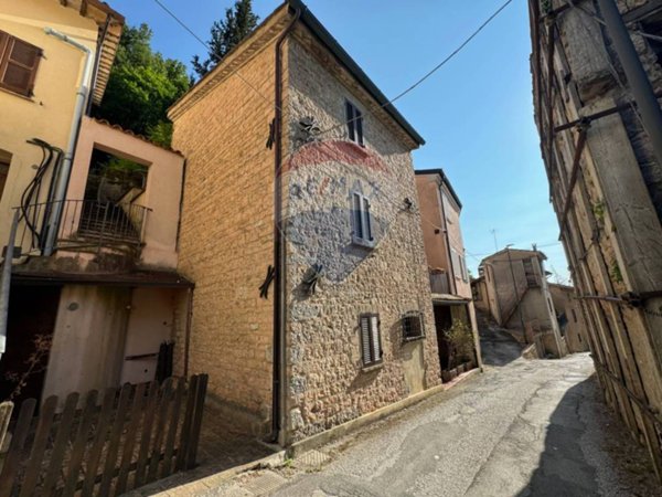 casa indipendente in vendita a Nocera Umbra in zona Boschetto