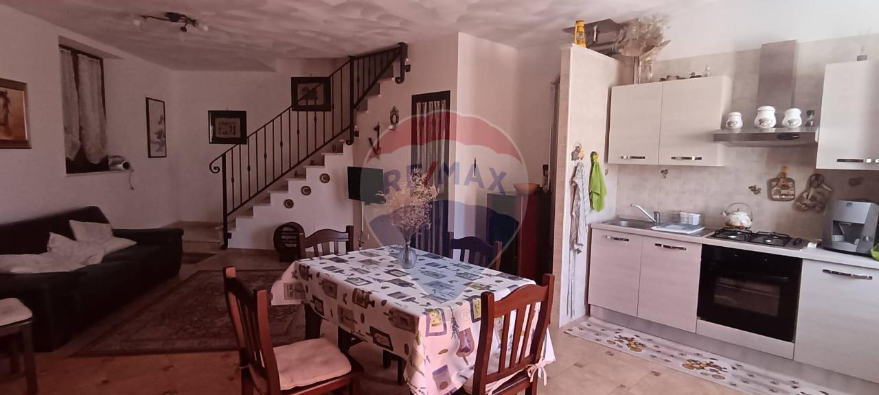 casa indipendente in vendita a Nocera Umbra in zona Mosciano