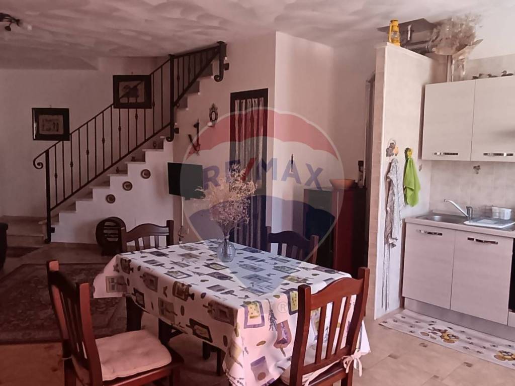casa indipendente in vendita a Nocera Umbra in zona Mosciano
