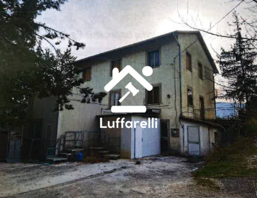casa indipendente in vendita a Nocera Umbra in zona Ponte Parrano