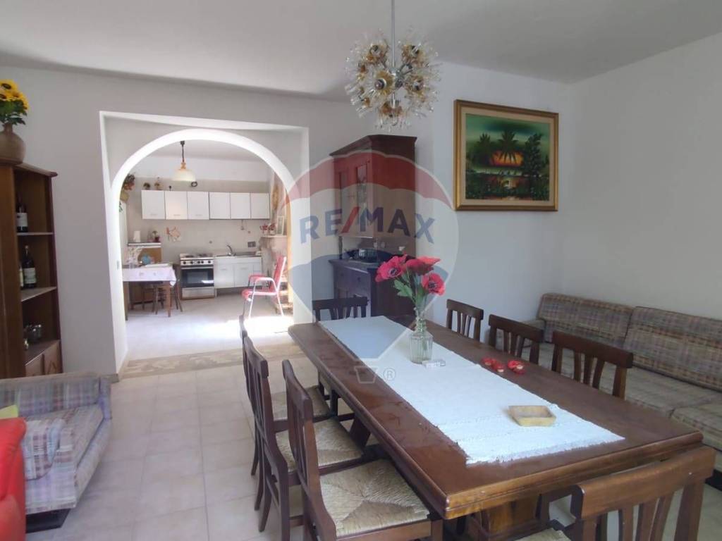 casa indipendente in vendita a Nocera Umbra in zona Bagnara