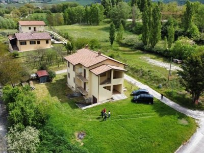 casa indipendente in vendita a Nocera Umbra in zona Bagni