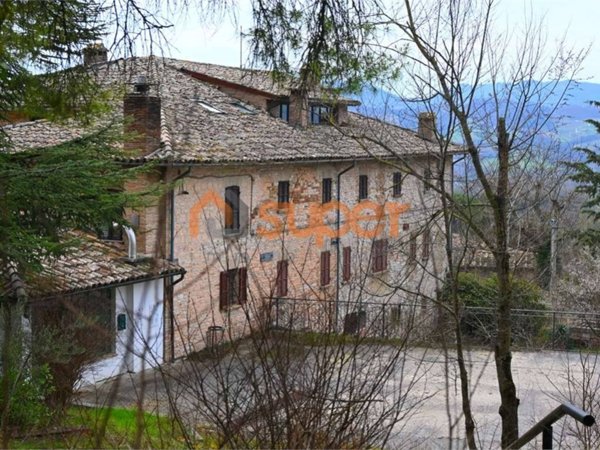 intera palazzina in vendita a Nocera Umbra