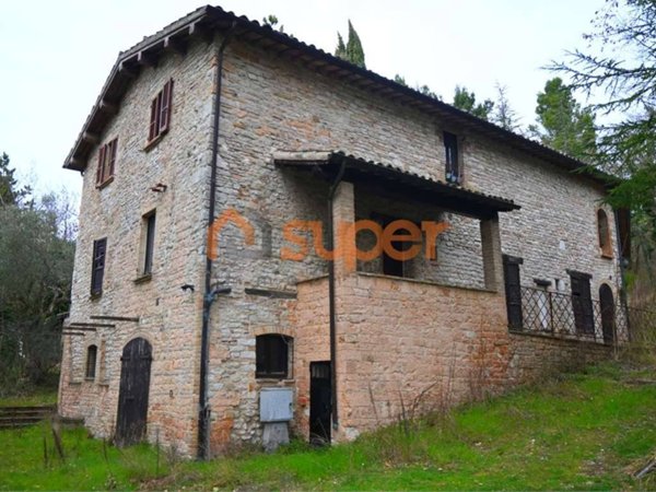 intera palazzina in vendita a Nocera Umbra