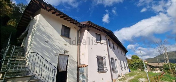 appartamento in vendita a Nocera Umbra in zona Sorifa