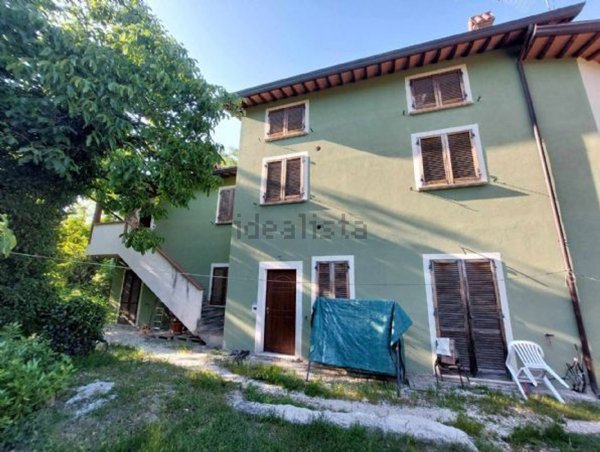 quadrivano in vendita a Nocera Umbra