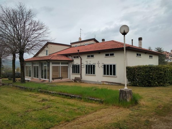 casa indipendente in vendita a Nocera Umbra