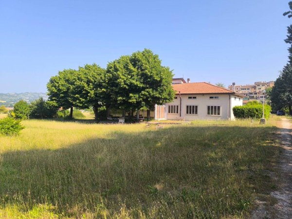 casa indipendente in vendita a Nocera Umbra in zona Gaifana