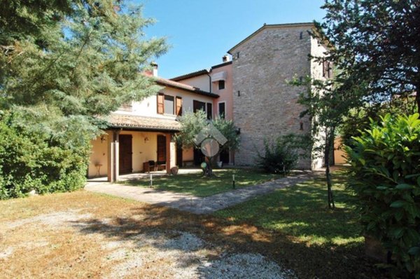 appartamento in vendita a Nocera Umbra in zona Molina