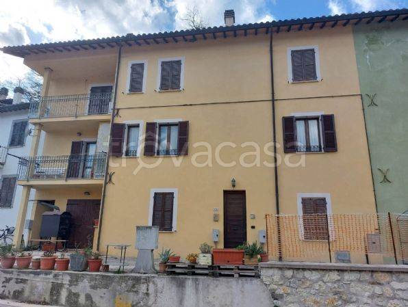 appartamento in vendita a Nocera Umbra in zona Nocera Scalo