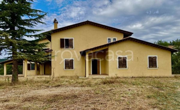casa indipendente in vendita a Nocera Umbra