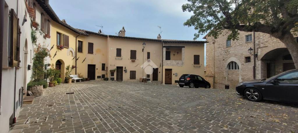 casa indipendente in vendita a Nocera Umbra