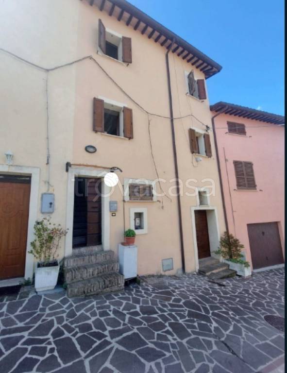 appartamento in vendita a Nocera Umbra in zona Colle