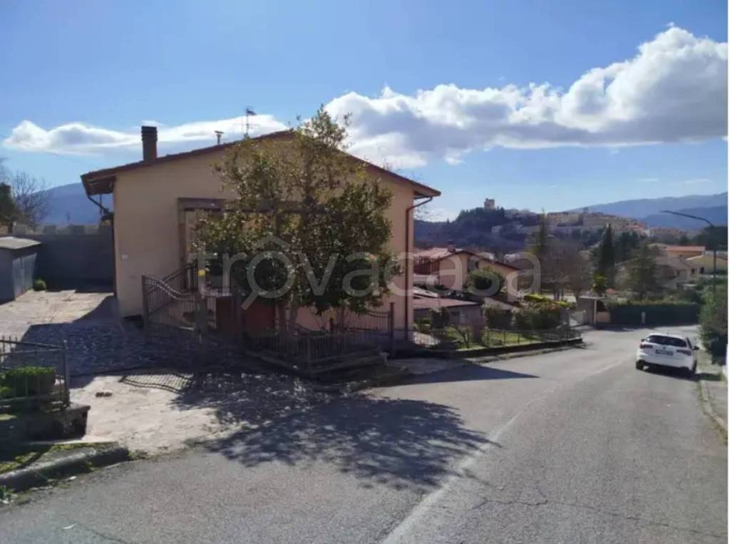 casa indipendente in vendita a Nocera Umbra