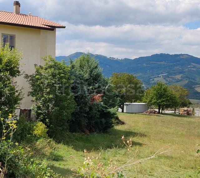 casa indipendente in vendita a Nocera Umbra